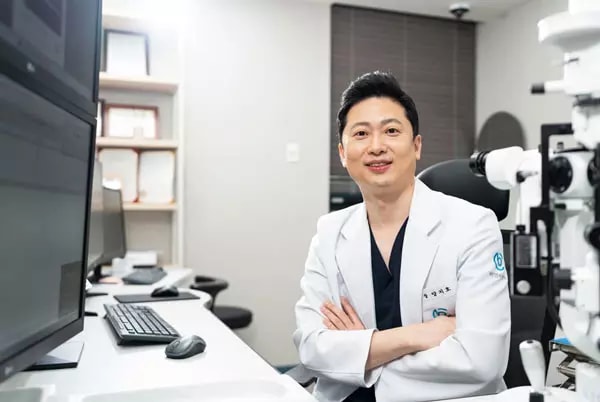 [의학칼럼] 백내장, 나이만으로 설명되지 않는 시야 변화