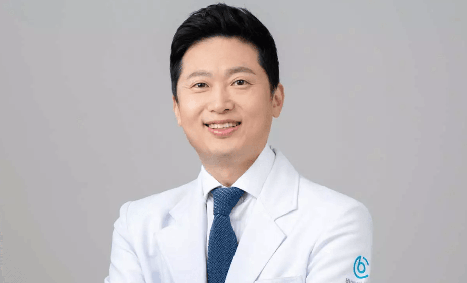 [의학칼럼] 시야 흐림이 노안만은 아니다… 노안 백내장 증상과 백내장수술 전 주의사항